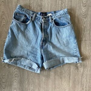 Gap shorts